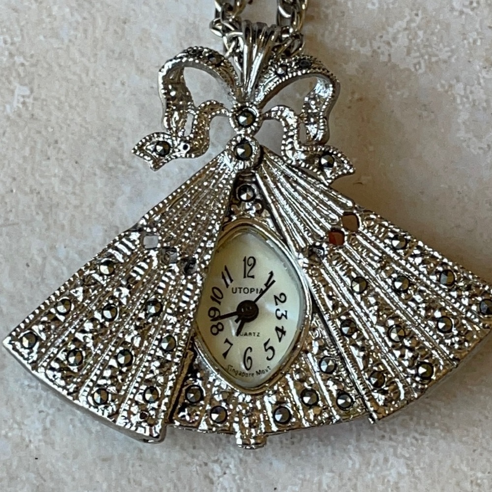 Utopia watch chain battery silver